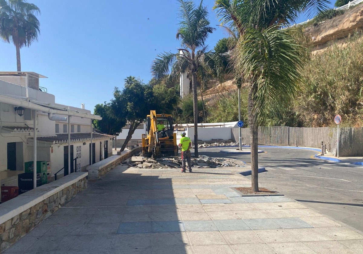 Die Arbeiten an der Strandpromenade von Burriana.