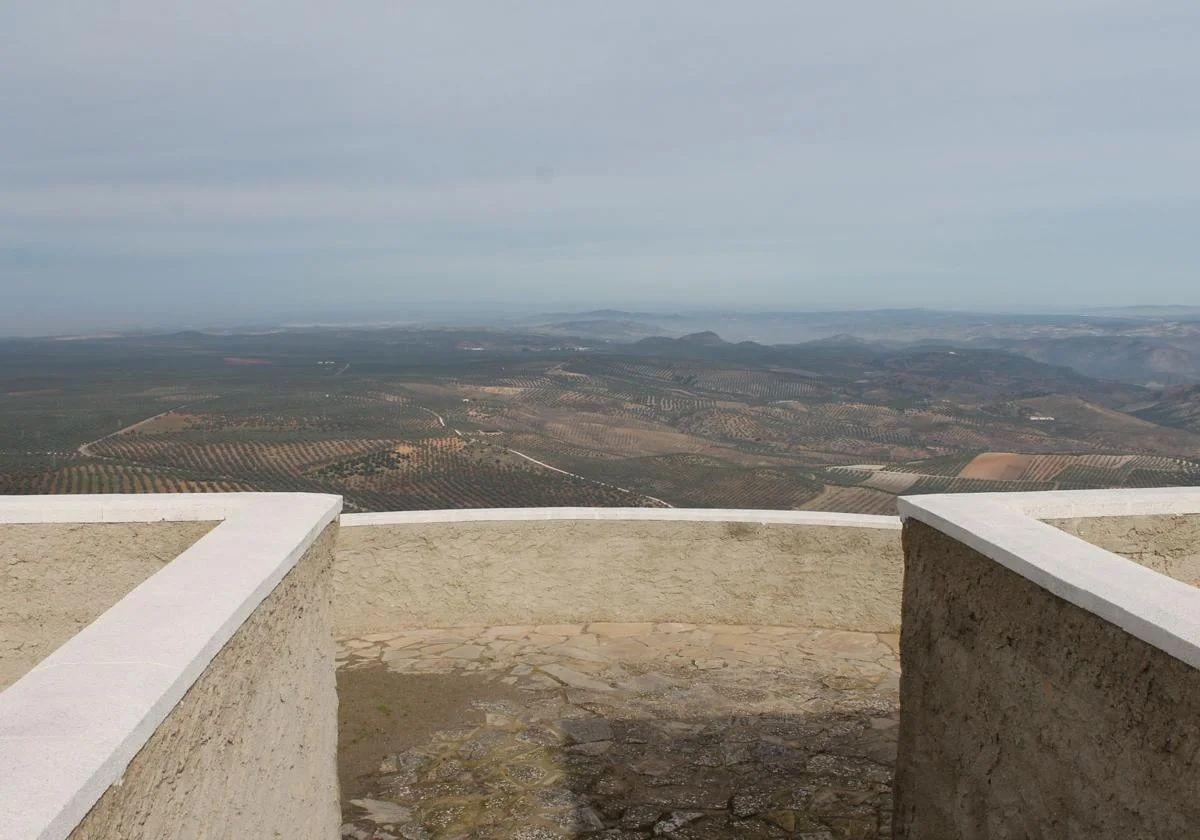 Der Aussichtspunkt La Camorra in Alameda im Norden von Málaga bietet eine Sicht auf fünf andalusische Provinzen