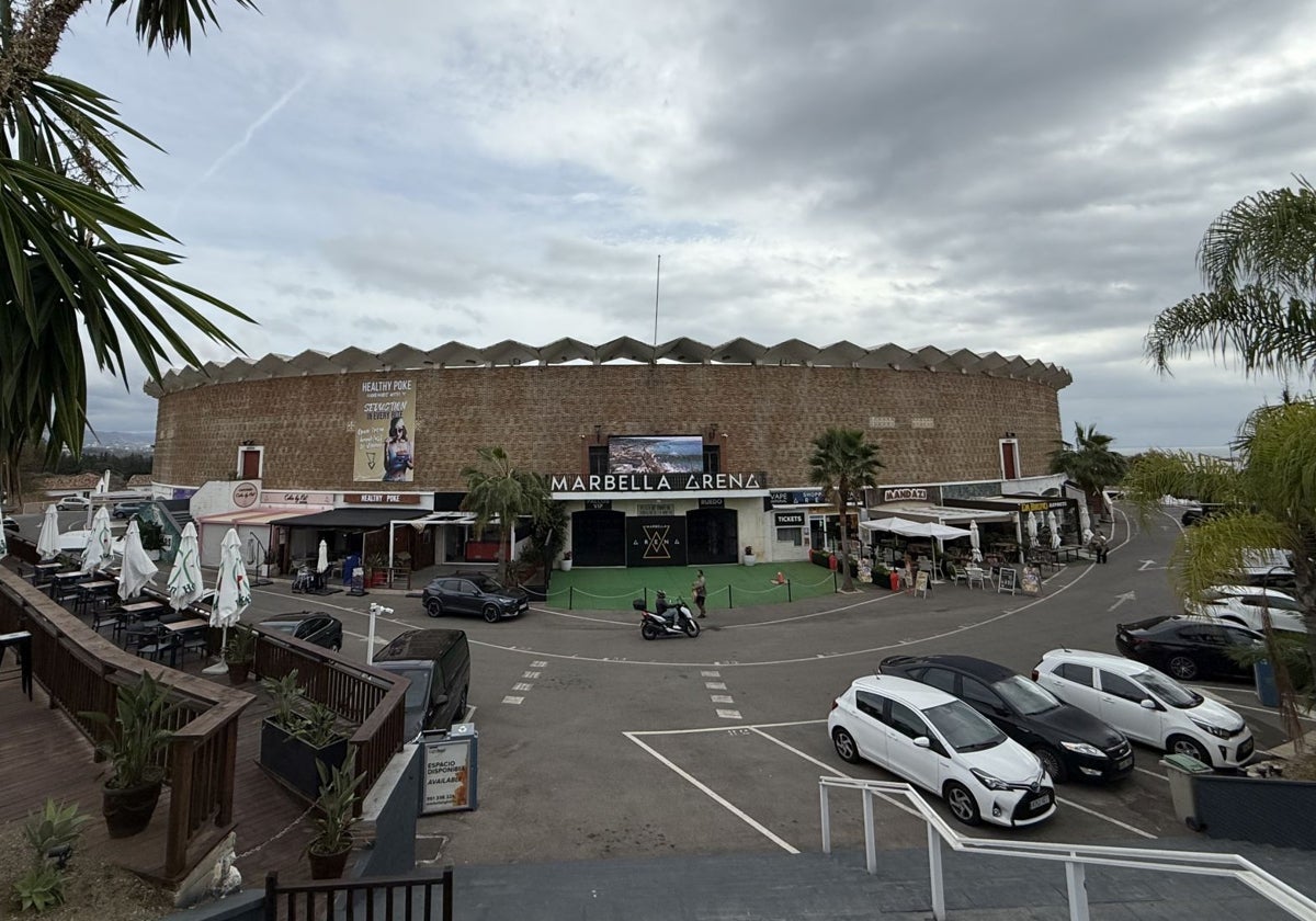 Außenansicht der Arena in Puerto Banús.