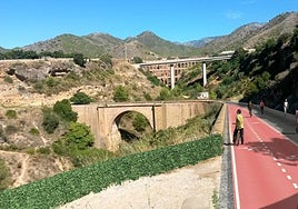 Nachbildung des neuen Abschnitts des Radwegs zwischen Nerja und Maro.