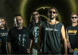 Das Musikprojekt El Clan del Sur aus Cádiz tritt in Estepona auf.