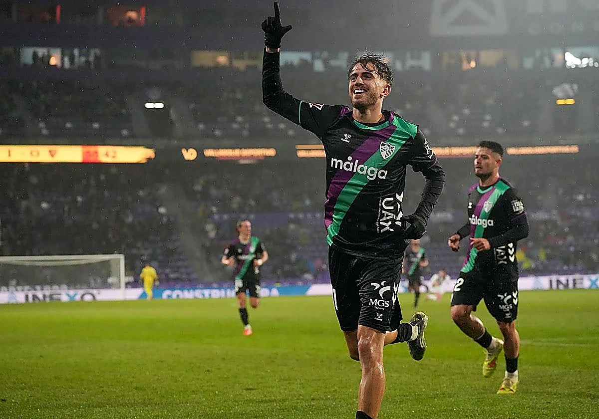 Adrián Niño rettete mit seinem ersten Treffer einen Punkt in Valladolid.