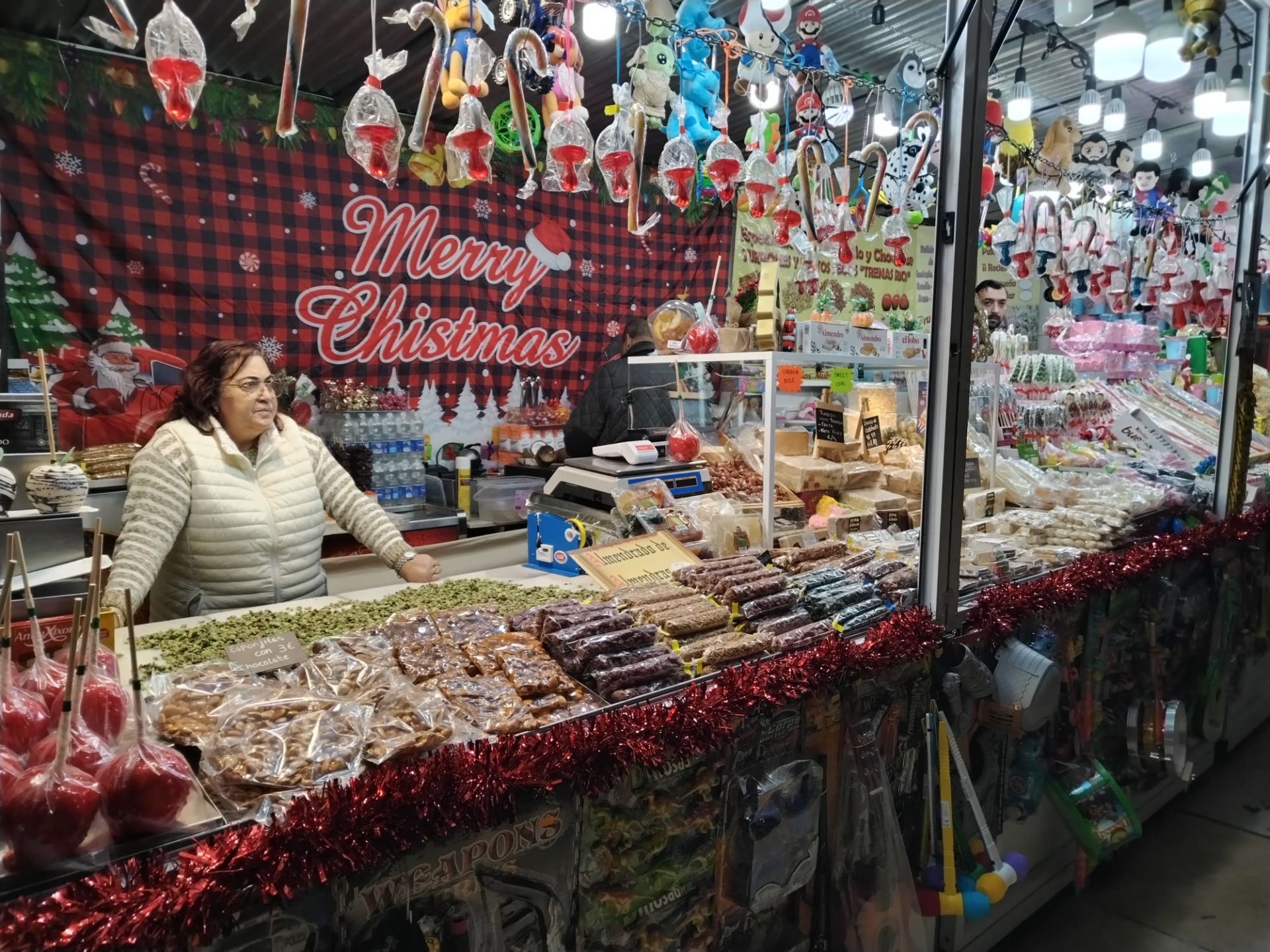 Weihnachtsmarkt am Paseo del Parque in Málaga wieder geöffnet