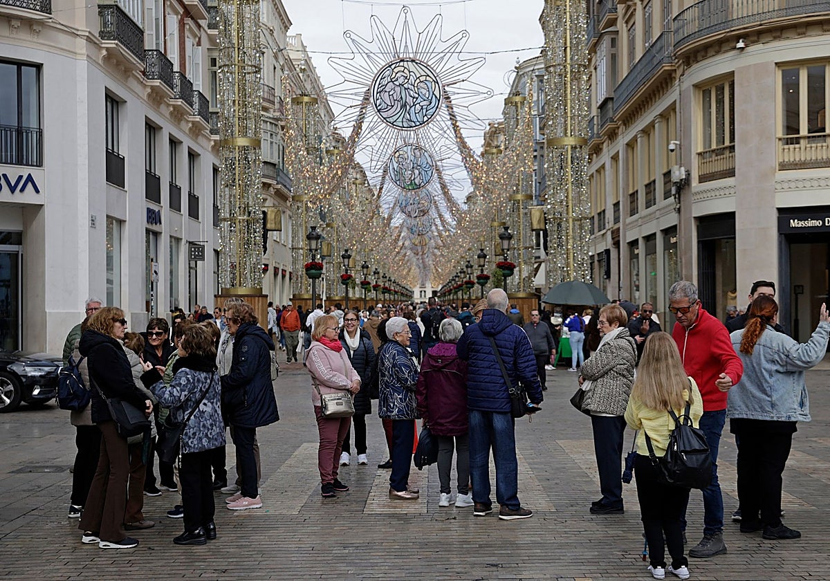 Hunderte von Menschen versammeln sich in diesen Tagen in der Calle Larios in Málaga.