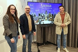 Bürgermeister Óscar Medina mit den Stadträten Mari Ángeles España und Salvador Escudero.