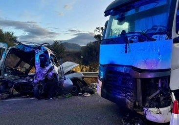 Zustand der Fahrzeuge nach dem Unfall in Casarabonela.