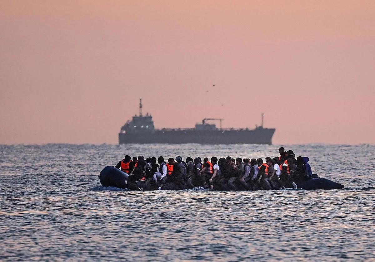 Ein Boot mit Migranten.