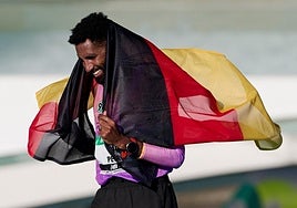 Der deutsche Vizeweltmeister hüllt sich in Spanien in die schwarz-rot-goldene Fahne.