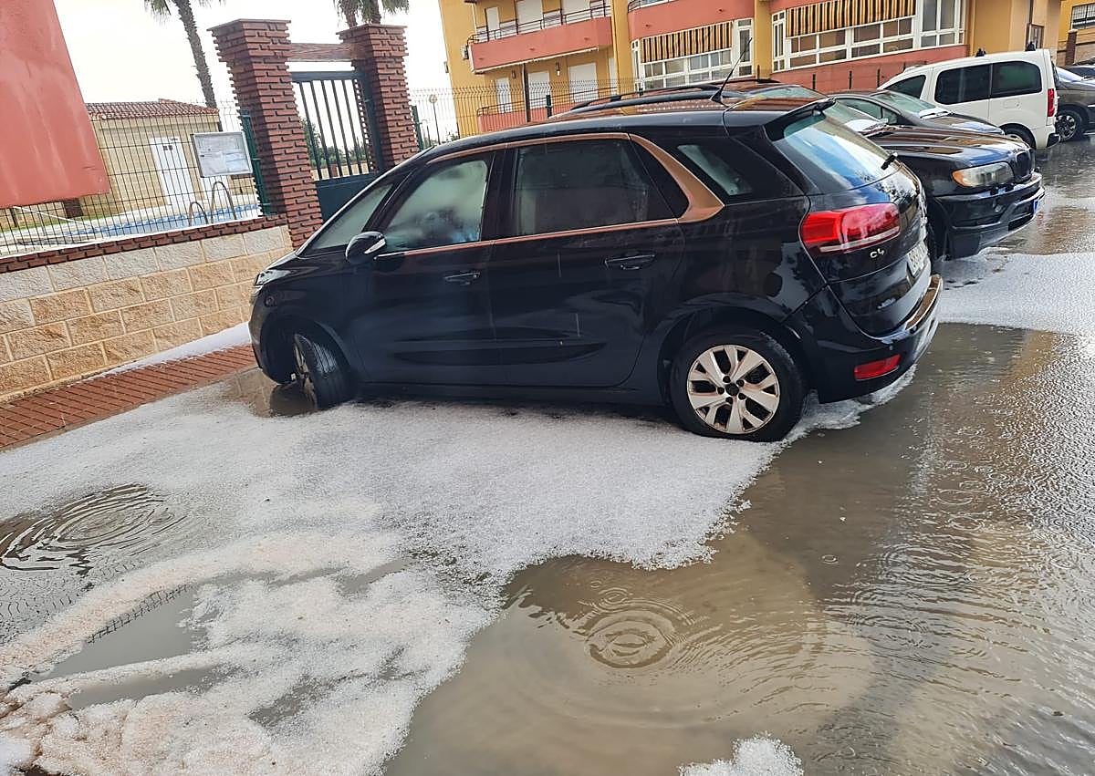 Imagen secundaria 1 - Drei Bilder vom Hagelsturm in Rincón de la Victoria.