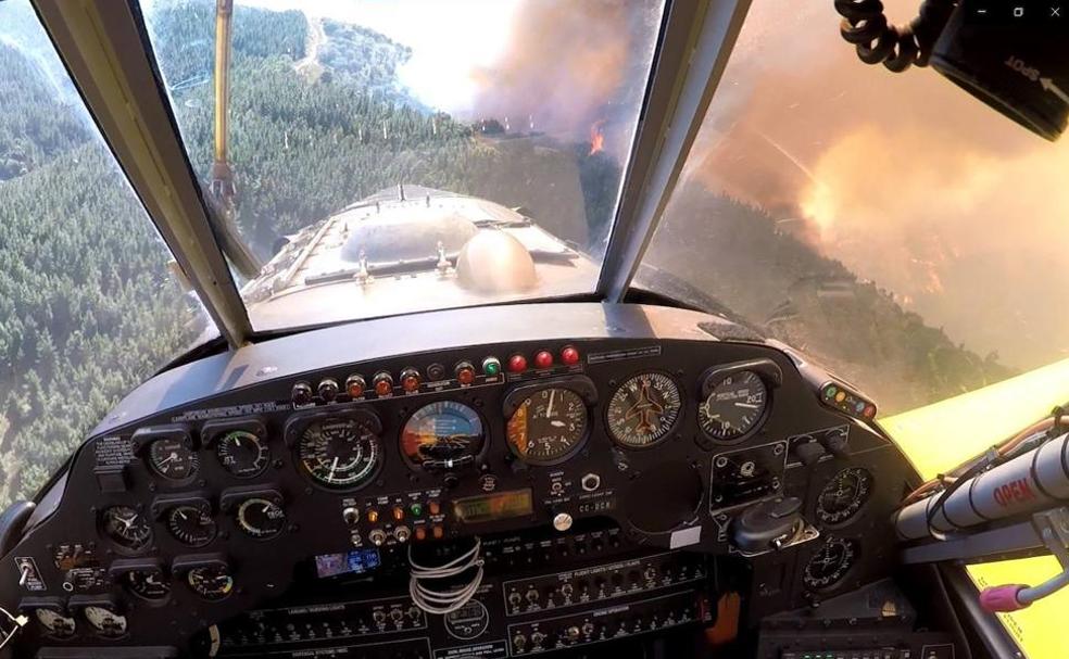 A pilot's eye view of the Sierra Bermeja fire.