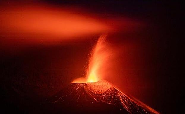 The Cumbre Vieja volcano has been active for 50 days.