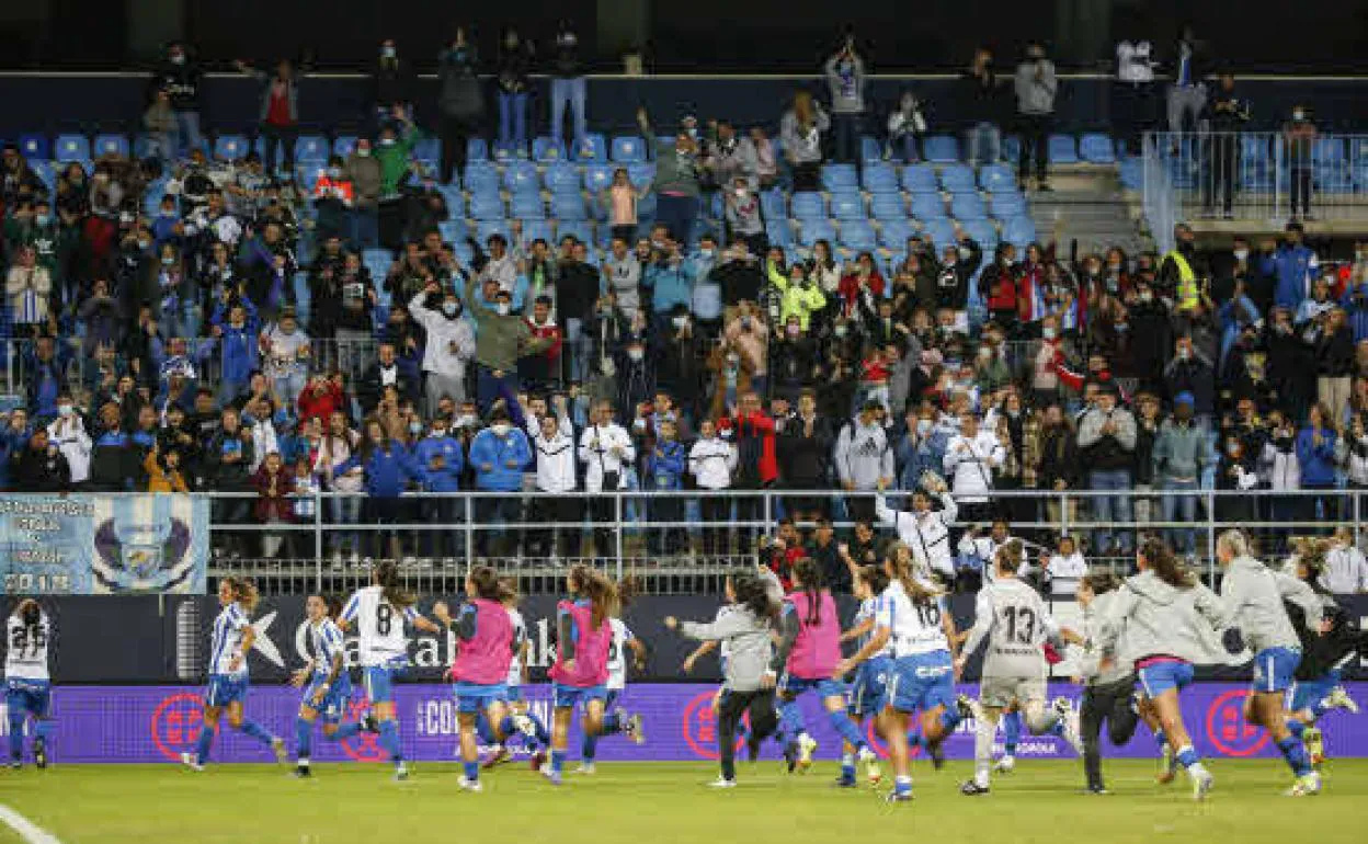 Malaga Femenino celebrate their triumph against Zaragoza on Thursday. 