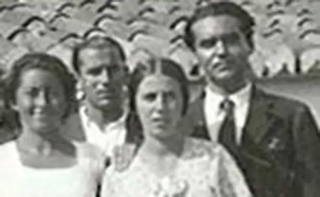 Federico García Lorca (right) during one of his visits to Nerja 