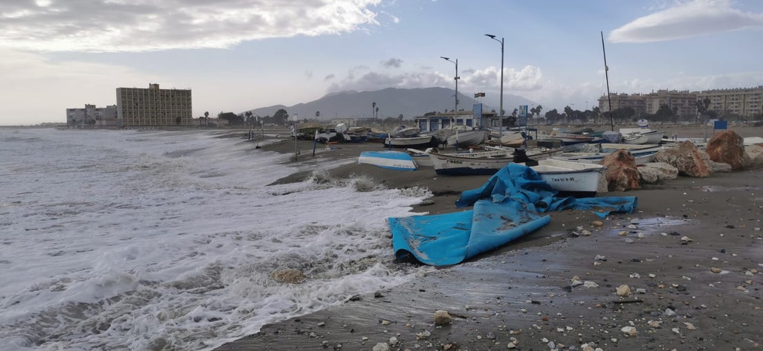 Two people were injured in Malaga province and a beach bar in Fuengirola was flattened. 