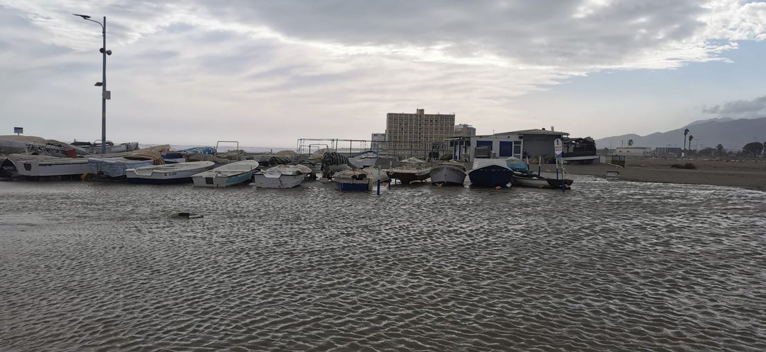 Two people were injured in Malaga province and a beach bar in Fuengirola was flattened. 