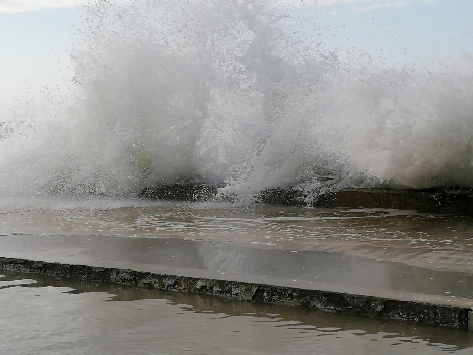 Two people were injured in Malaga province and a beach bar in Fuengirola was flattened. 