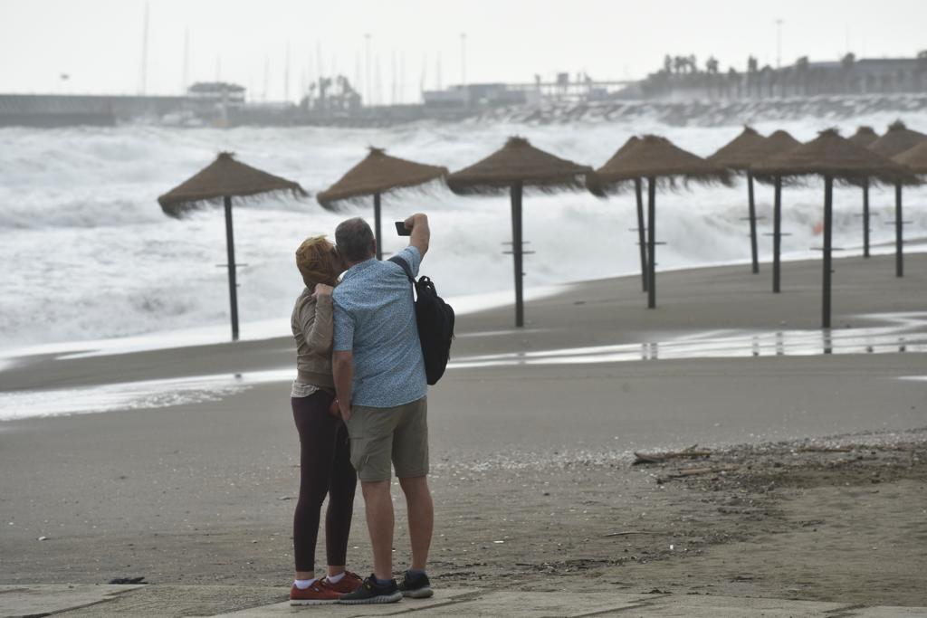 Two people were injured in Malaga province and a beach bar in Fuengirola was flattened. 
