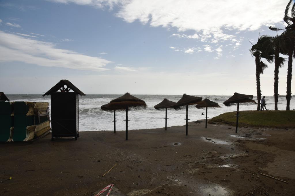 Two people were injured in Malaga province and a beach bar in Fuengirola was flattened. 