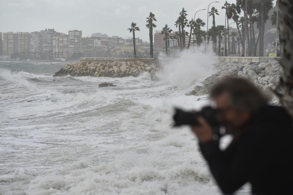 Two people were injured in Malaga province and a beach bar in Fuengirola was flattened . 