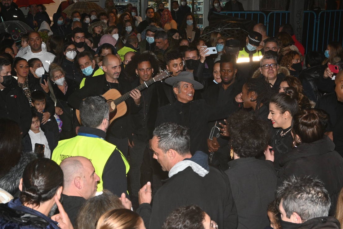 Crowds gathered at Marbella's Christmas lights despite the threat of rain.