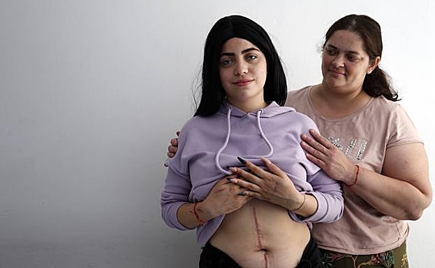 María and her mum Ana.