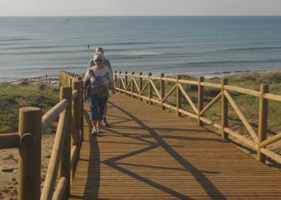 Imagen secundaria 1 - Some natural beauty spots on offer in over 200km of coast. 
