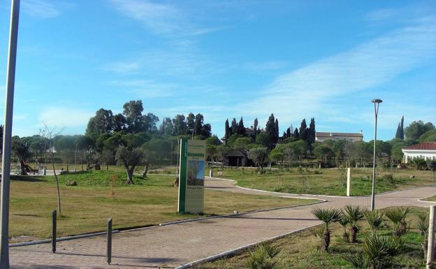 Tres Jardines Park in Marbella, one of the few that receives recycled water.