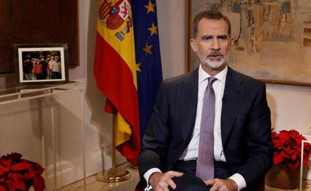 Felipe VI delivers his traditional Christmas message on television.