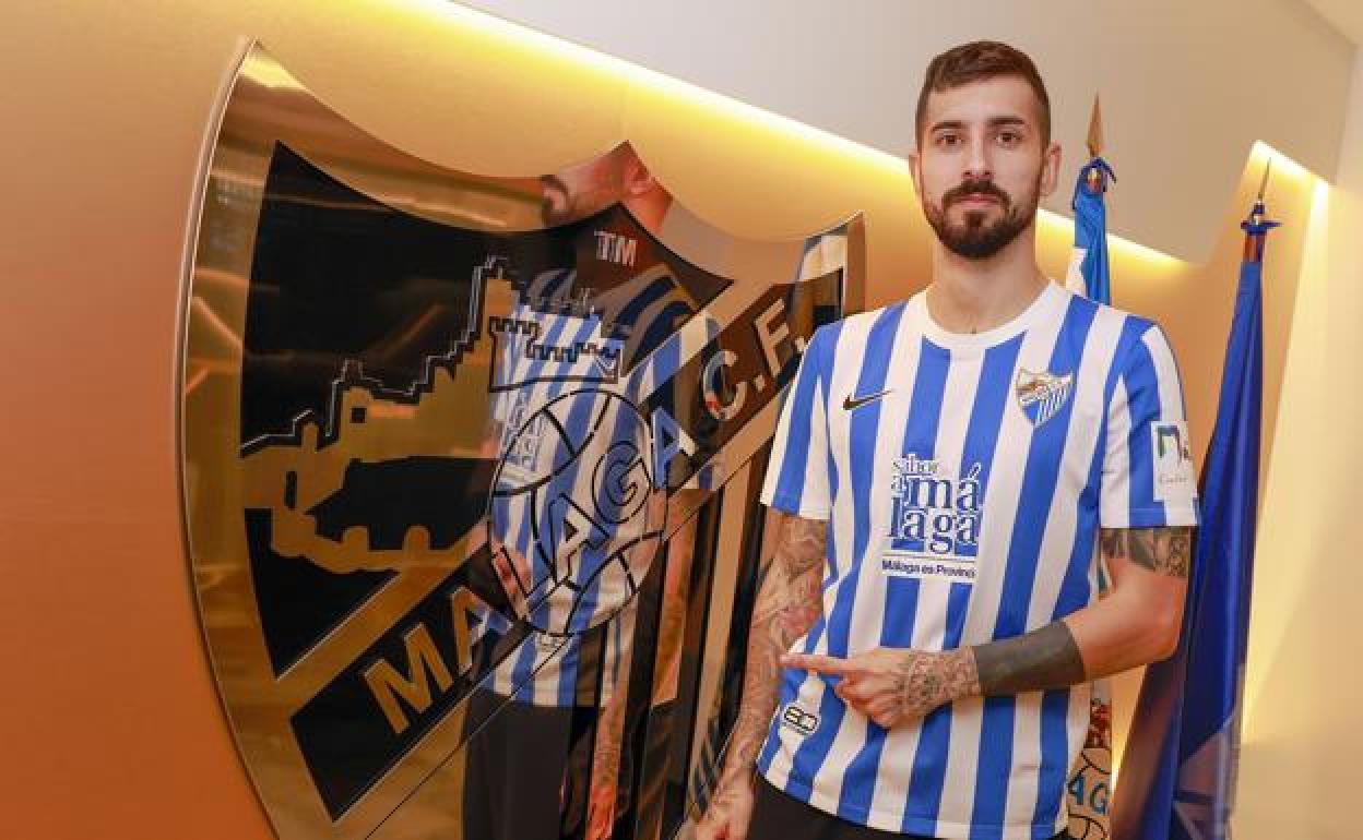Malaga sign Vadillo after Fifa ban is lifted