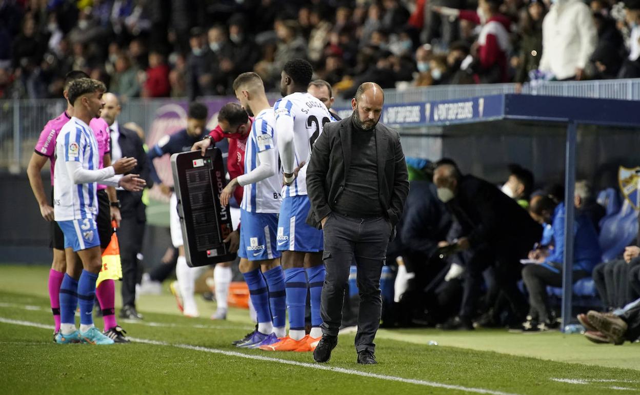 Malaga head coach José Alberto during the team's 5-0 thrashing to Ibiza. 
