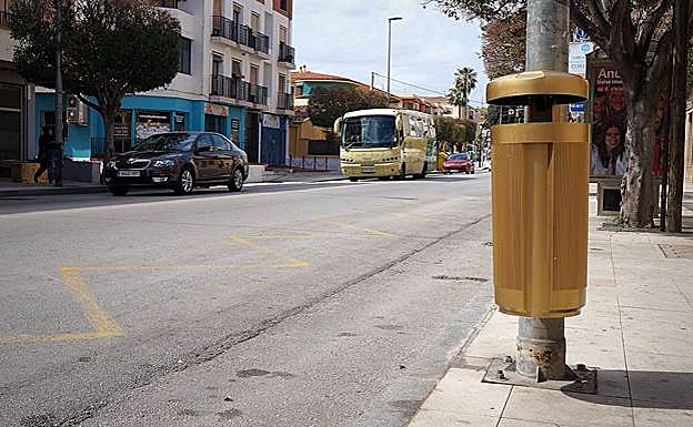 A golden rubbish bin 