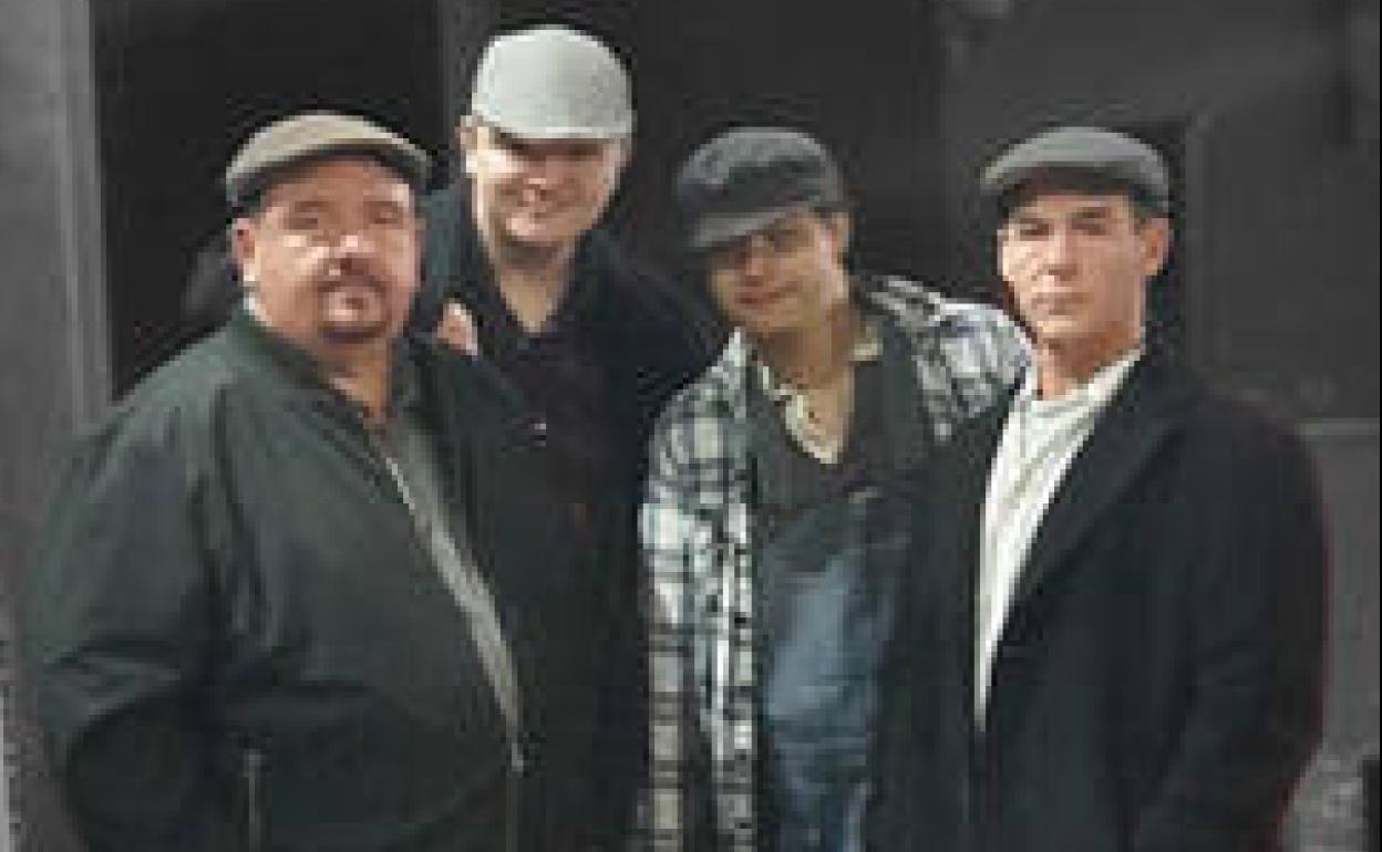 A View From The Bridge at the Salón Varietés