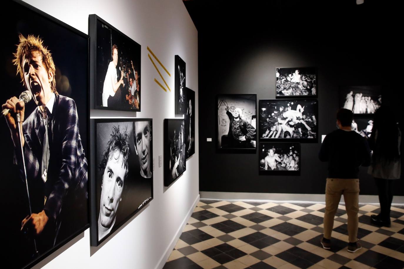 Photos of The Clash, The Slits, Billy Idol and The Ramones revive the wildest, music of the 70s and 80s through the lens of Michael Grecco 