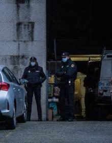 Imagen secundaria 2 - Waiting for news in Pontevedra, northern Spain. 