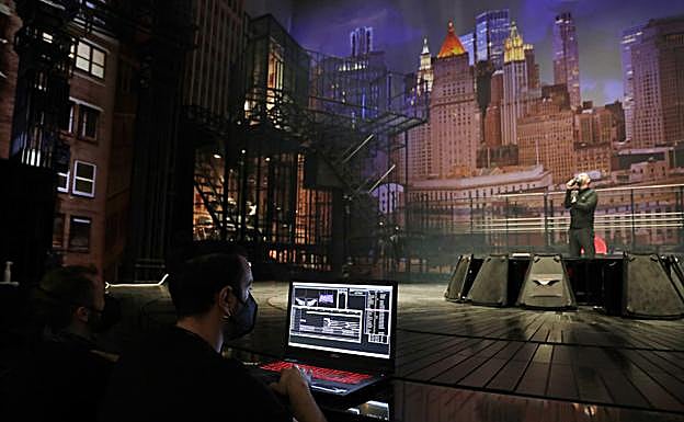 Imagen principal - Behind the scenes with Banderas