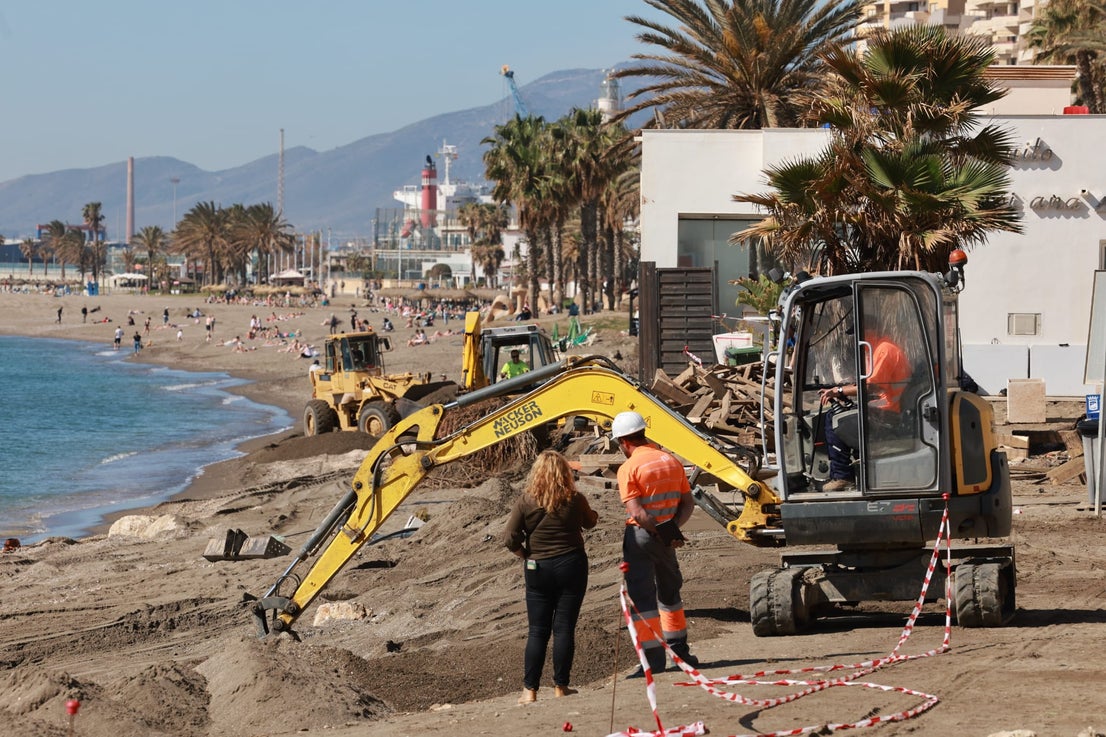 Working against the clock on the Huelin and La Malagueta beaches in Malaga city, and also on the beaches of Torremolinos