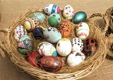 Imagen secundaria 1 - Painted eggs in Cañada Rosal.