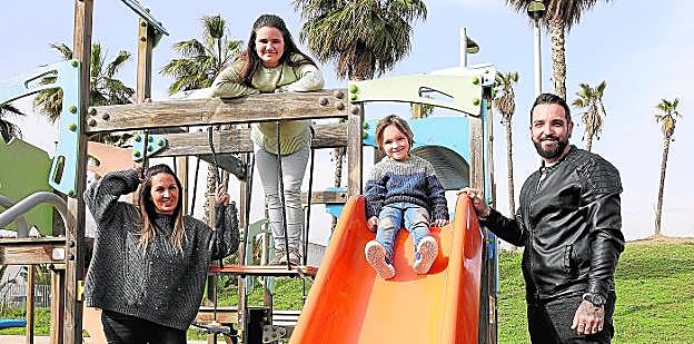 Future challenges for families: manage tensions and be careful about planning when to have children 