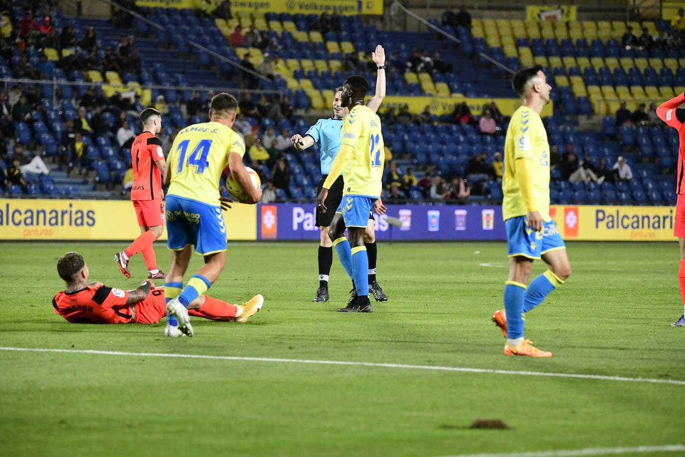 Malaga could not take the three points from Las Palmas.