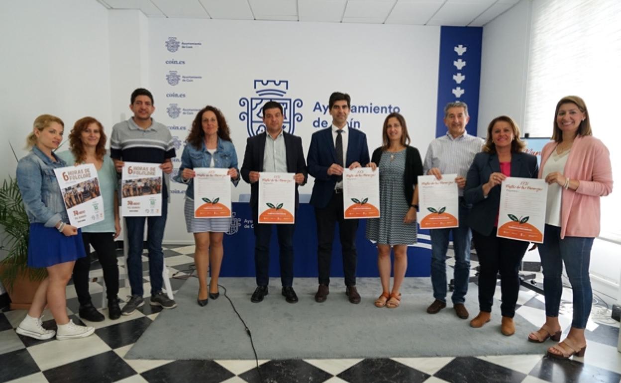 Mayor of Coín, Francisco Santos (5R), announces the festival. 