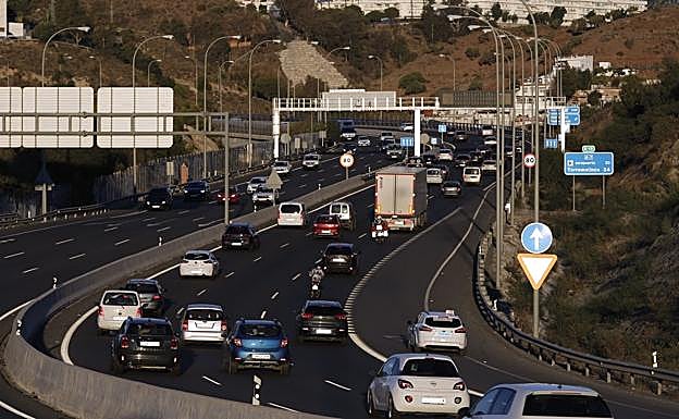 What's the average age of vehicles in each town or village in Malaga province? 