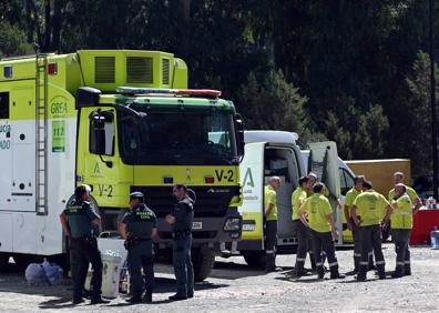 Imagen secundaria 1 - More than 200 firefighters and 20 aircraft continue their efforts to control the Pujerra wildfire