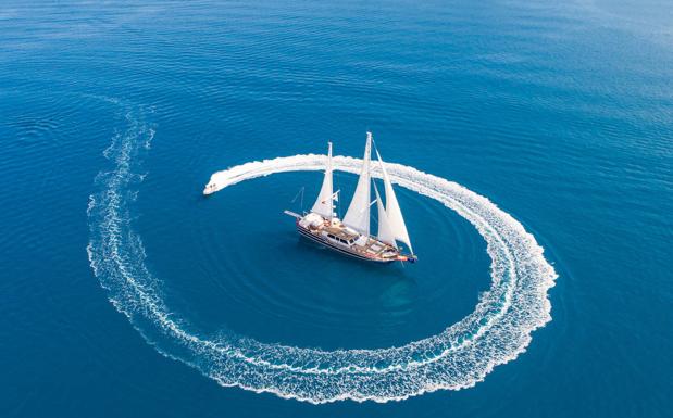 SCICSailing luxury charters.