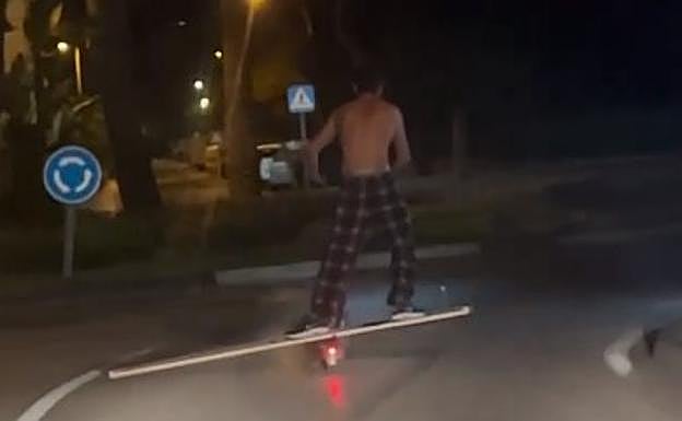 This is the video of the Marbella ‘scooter surfer’ that has gone viral