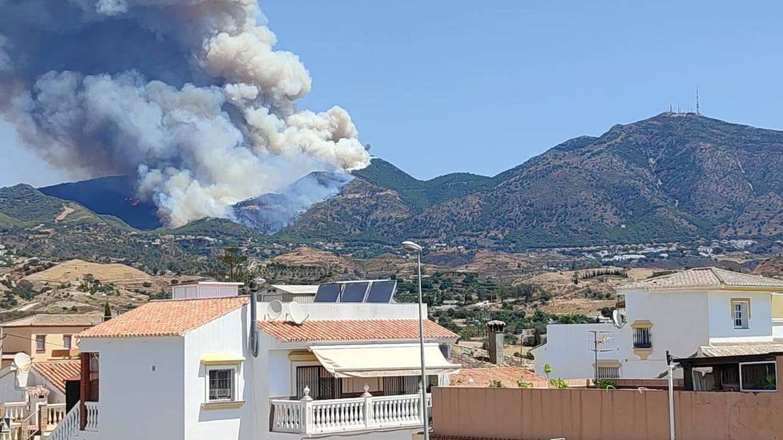 The column of smoke can be seen from practically the entire western Costa del Sol, and even from Malaga city 