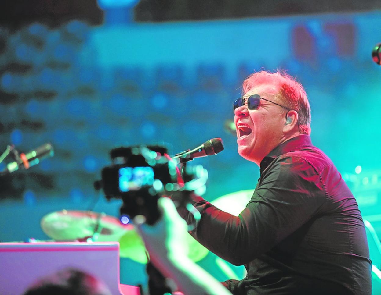 Piano man brings Elton John Experience to Mijas auditorium