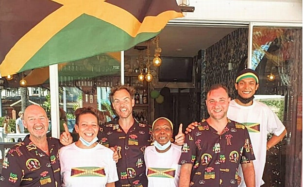 Imagen principal - Last year's A Taste 2 Come celebration. 