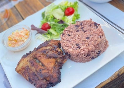 Imagen secundaria 1 - Last year's A Taste 2 Come celebration. 