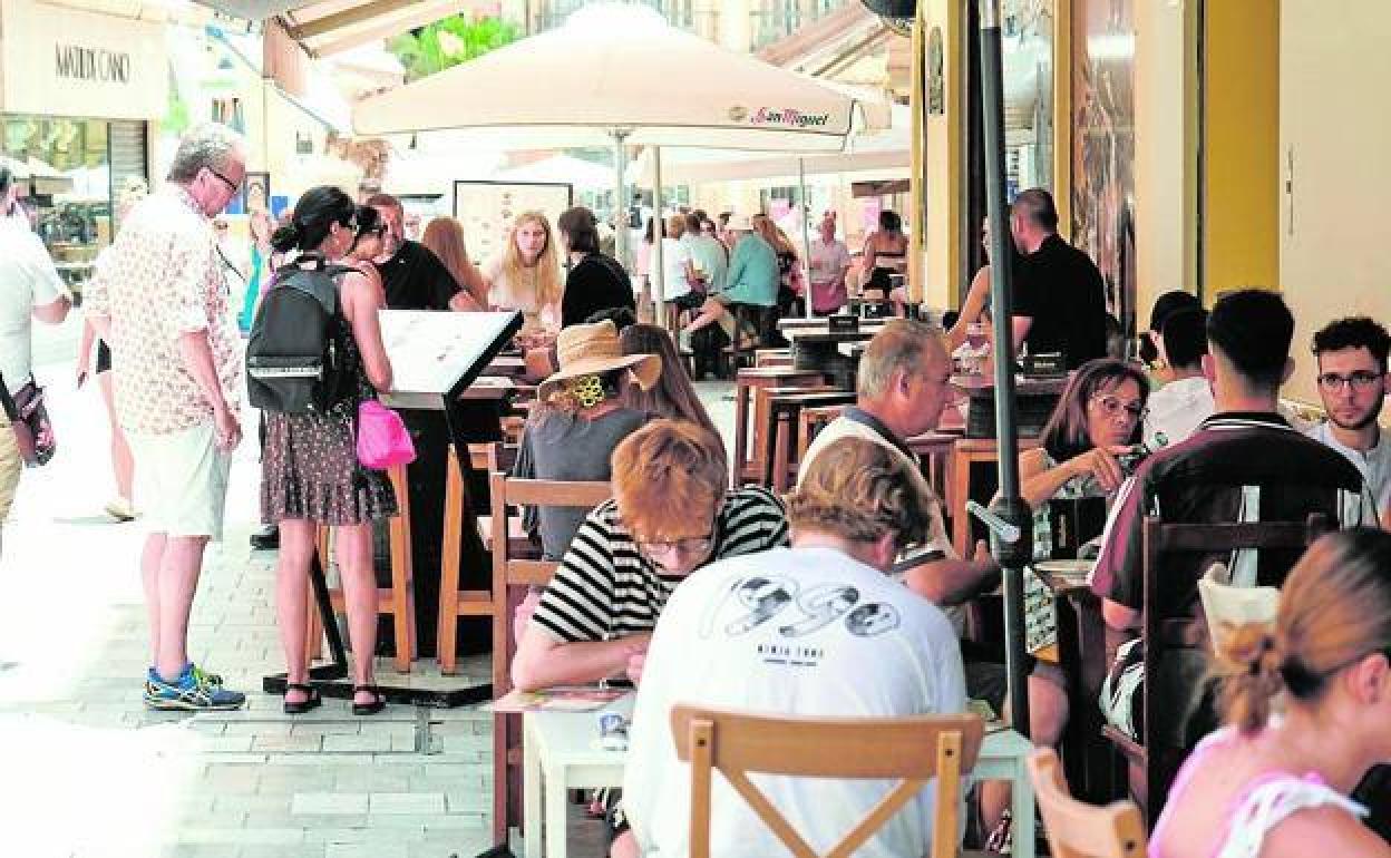 Nine out of ten tourists in Andalucía this summer are spending more money