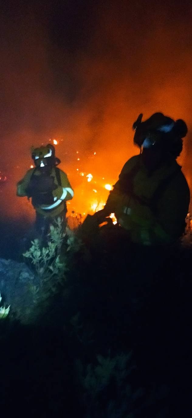 The fire in the Cerro Mallén area of Casabermeja. 
